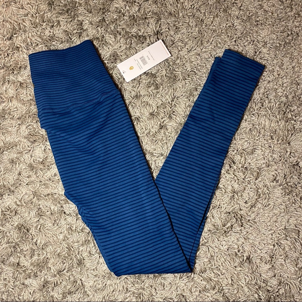 ❌SOLD❌Spiritual Gangster Ananda Leggings XS - Picture 2 of 4